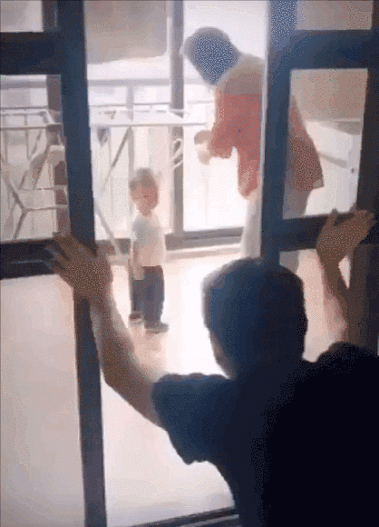 打开|以为女友家只是一般富裕,直到打开他爸的U盘...我懵了,哈哈哈