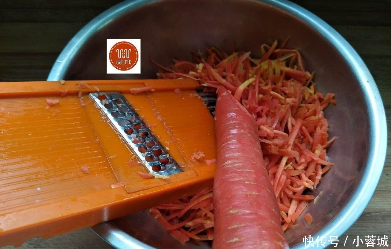 丸子|我炸的丸子,香脆酥软,怎么吃都不腻,边吃边炸,端上桌都快没了