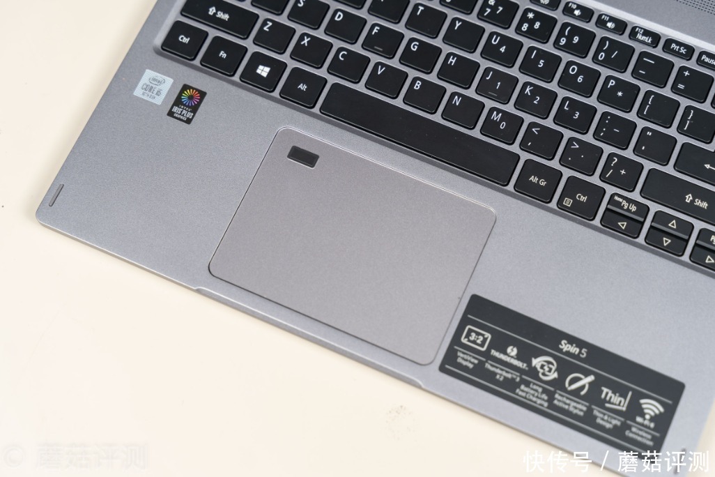  翻转|极致轻薄，自由翻转，细节出众、宏碁蜂鸟Spin 5百变2K轻薄本 评测
