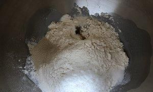 牛奶|松软香甜的牛奶面包,简单易做一学就会,轻松出手套膜