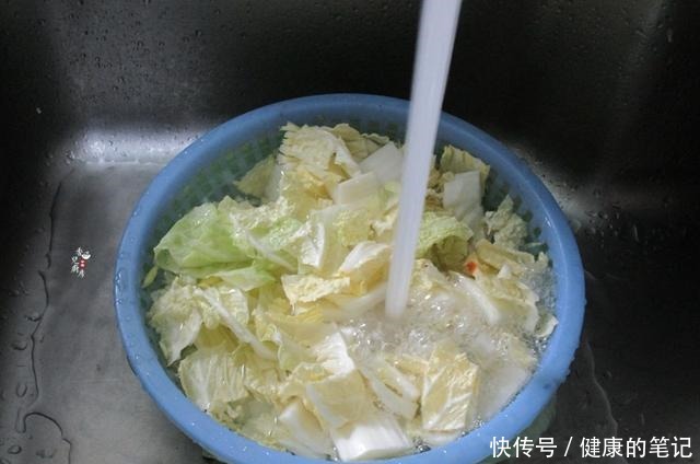 简单|春天,我常做这菜给家人吃,简单好吃,营养吸收好,全家都爱!