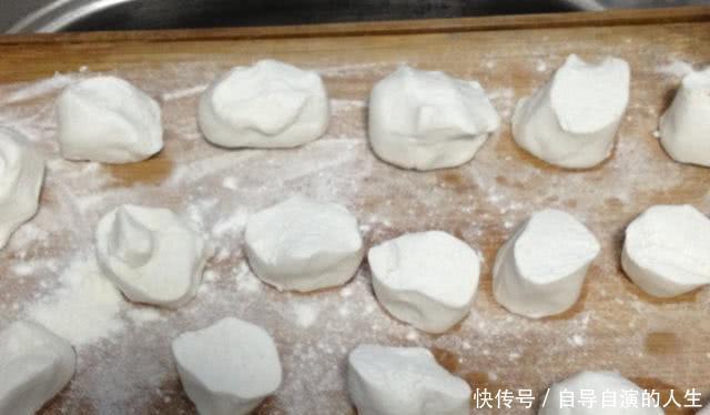  松软|卖馒头的大爷说漏嘴, 蒸馒头时加点“它”, 蒸出的馒头香甜松软