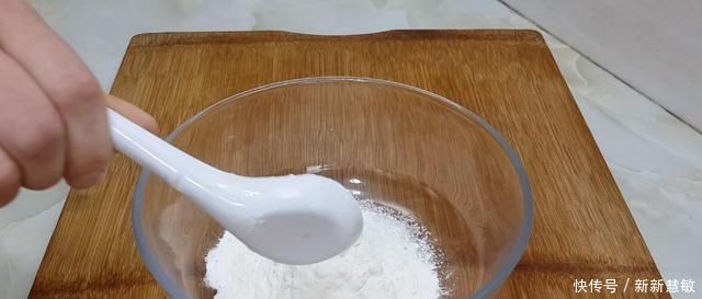 烫面|以后面粉就这样做,不发面不烫面,比鸡蛋饼好吃,个个香脆鼓大泡