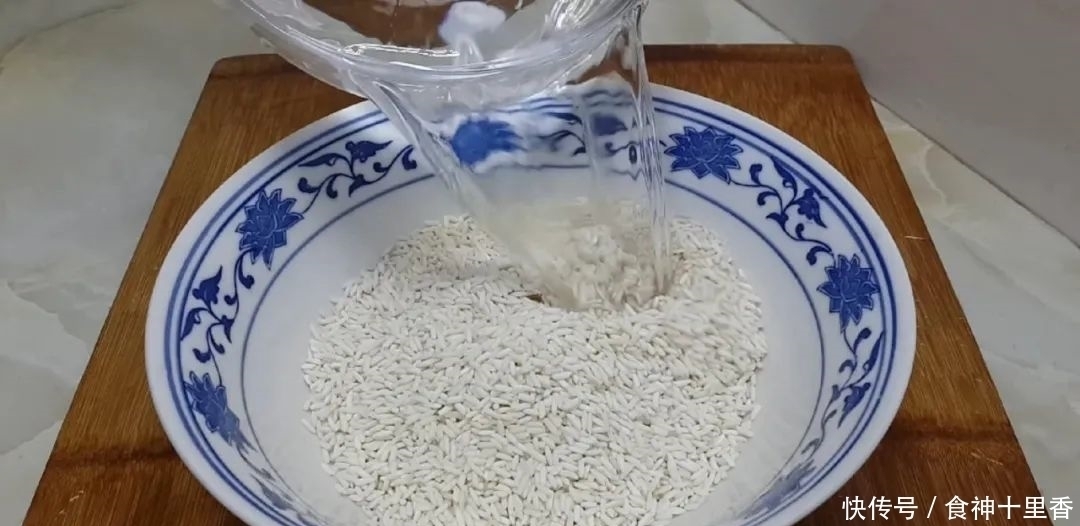 孩子|糯米又出新吃法,加2把红枣,个个焦脆又软糯,出锅孩子抢着吃