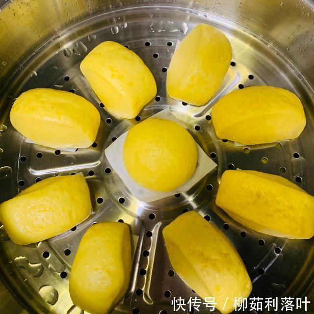 豆沙包|南瓜豆沙包,金黄色很是诱人