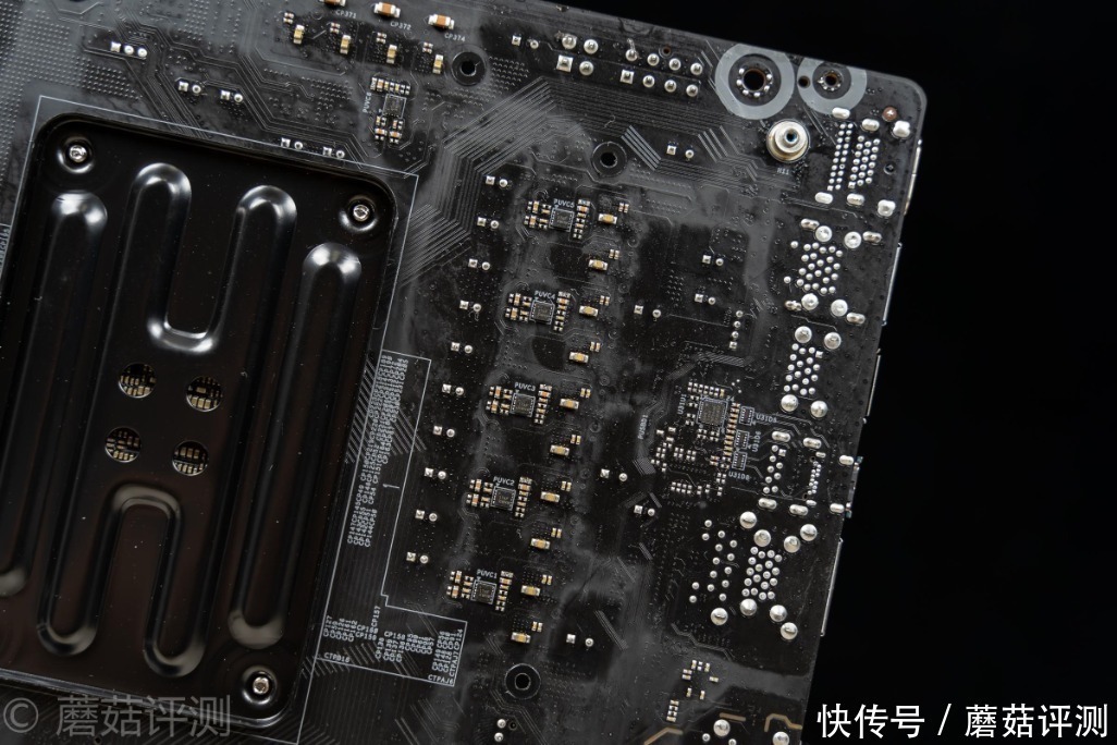 华擎|一块性价比超高的B550主板、华擎B550 Extreme4极限玩家主板 评测