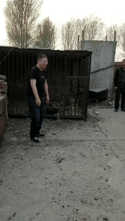 GIF|搞笑GIF:你看好了,是它不要我起来