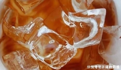 白色|自己冻的冰块是白的,为啥肯德基的却是透明的网友看了后原来如此
