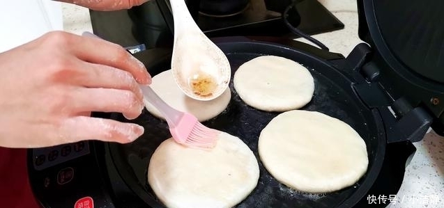 凉拌|茄子我家最爱这样吃,不用蒸,不用炒,不凉拌,隔三差五不吃就馋