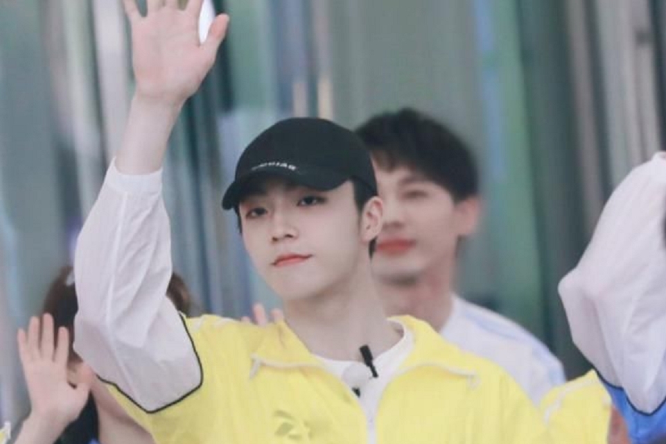 粉丝们|陈立农录制《奔跑吧》,与182的蔡徐坤同框,这身高差让人惊喜