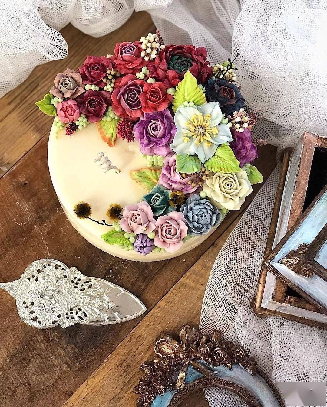 包袱蛋糕|脑洞太大韩国小姐姐晒神秘蛋糕,引百万粉丝每天催更太美了,每一张都让我流口水…