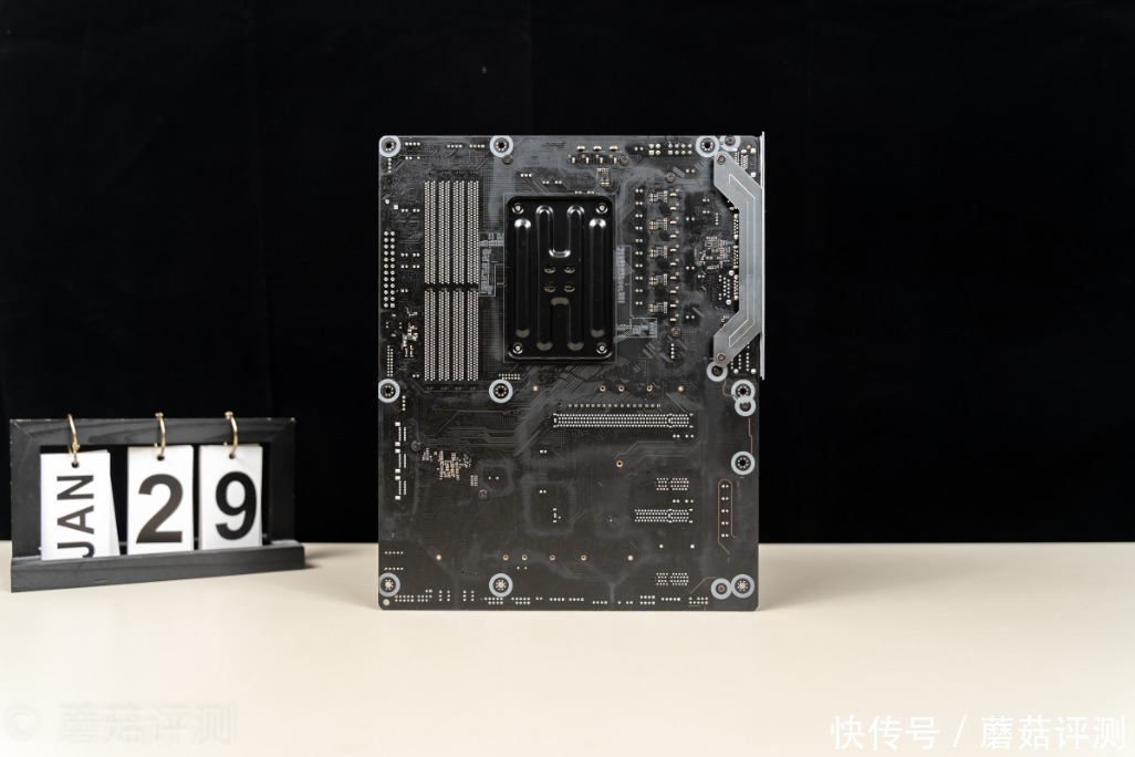 华擎|一块性价比超高的B550主板、华擎B550 Extreme4极限玩家主板 评测