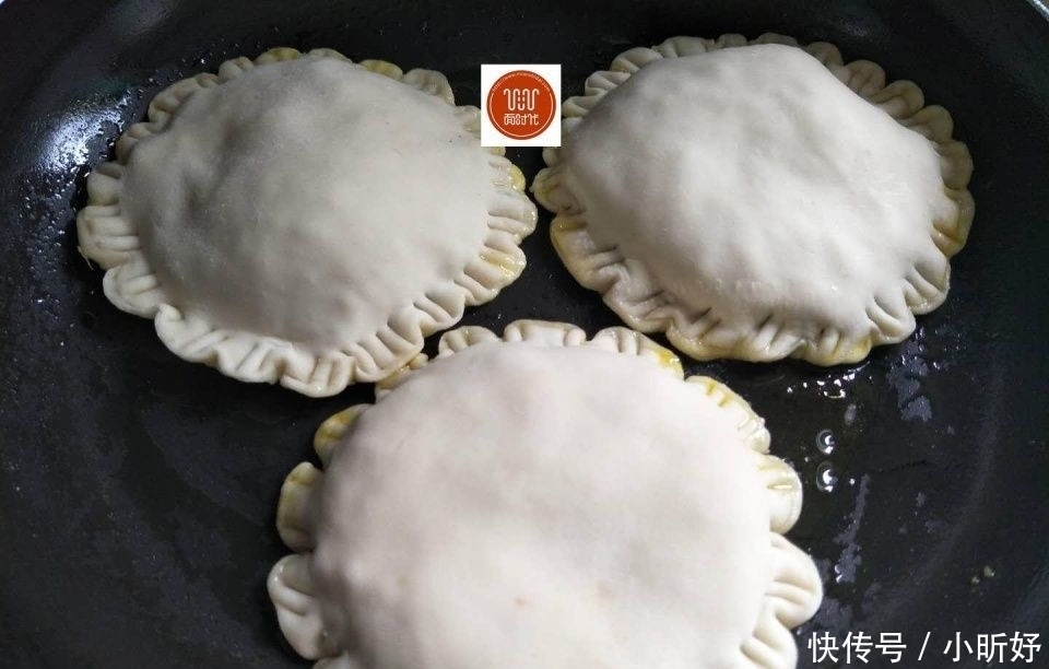 韭菜|做韭菜盒子,教你一招,外酥内鲜,好吃不腻,简单又美味!