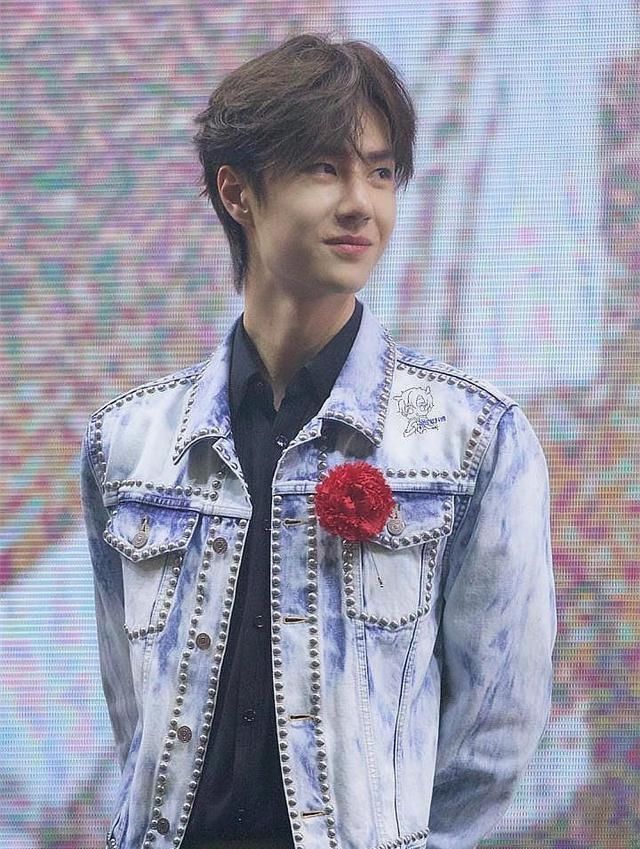 王一博|连续5年王一博为汪涵准点庆生?王一博真是个懂得感恩的孩子!