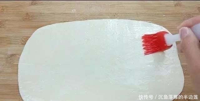 不吃|这个“饼”3天不吃就想的慌,金黄酥脆,又香又解馋,做法超简单