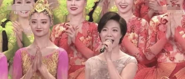 压轴|她是《星光大道》冠军,春晚压轴登台,1年后却只能沦落街头卖唱