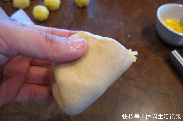 好吃|早餐面包这样做,孩子上学从不赖床,5分钟出锅,简单营养又好吃