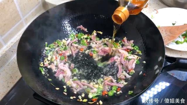 作用|炒土豆丝,泡水还是焯水多数人都弄错,大厨教你正确做法