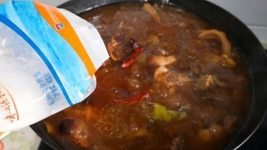 滋补|过年待客就吃这肉,比猪肉便宜,比牛羊肉还滋补,多吃不怕长肉