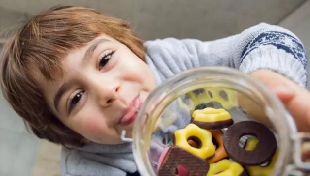 你家|这6种零食登榜“零食黑名单”,快看看你家宝宝还在吃吗