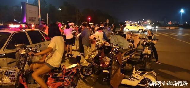  蹿升|民警接力“网红地”打卡，电动车挂牌数蹿升