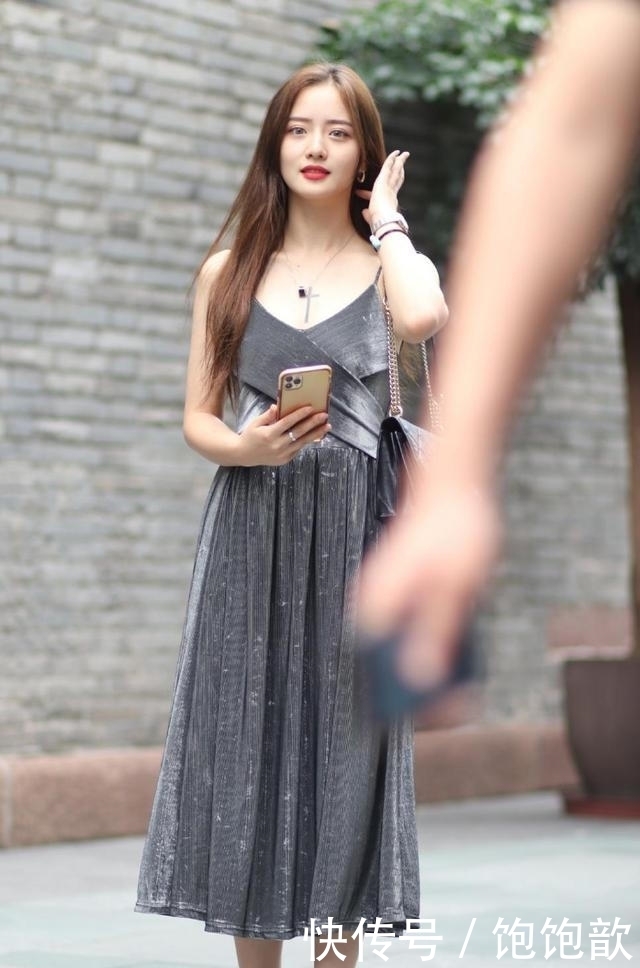  清爽|初秋选择裙装穿搭，让你尽享清爽，轻松展现出自信大方的美