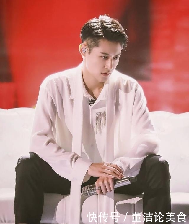 捐款|身边的兄弟都红了唯独他选秀落选,哪里要捐款哪里就有他