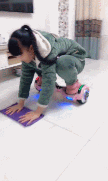 进来|搞笑GIF:这东西怎么突然进来了!可惨了!看看人怎么样了!