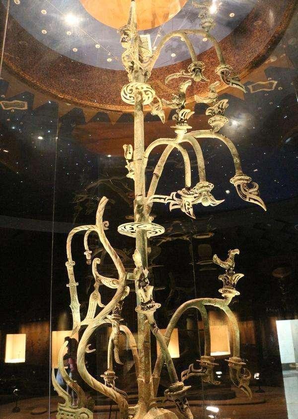 出土|三星堆的古人们究竟见过些什么？才会创作出如此奇特的青铜文物