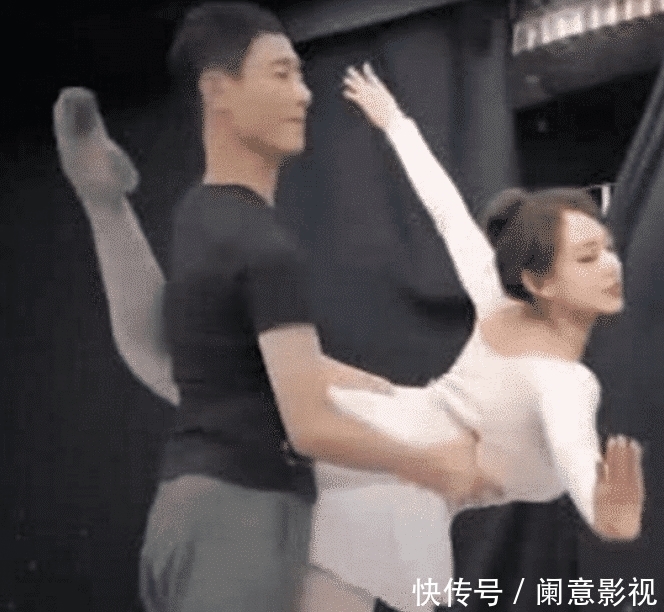 特别|程潇发育过猛了吧?看她穿芭蕾舞衣“开弓”一刹:奶潇并非浪得虚名