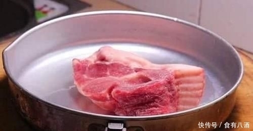 鲜嫩|解冻猪肉不要用水泡,大厨教我小窍门,2分钟解冻,肉还很鲜嫩