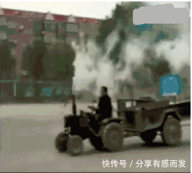  忘记|爆笑GIF: 男演员太贴心了, 吻玩还不忘记帮女演员擦嘴