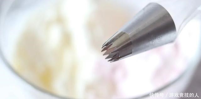 新手|日式烫面纸杯蛋糕,新手最爱的方子,柔软细腻,入口即化!