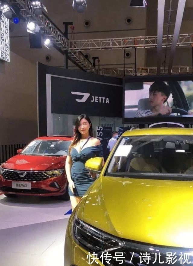 怀孕|“这模特怀孕7个月竟然还在工作,她老公呢?”网友:在旁边卖车呢!哈哈哈