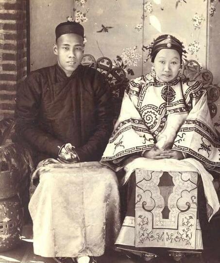 图为晚清|6张晚清官员夫妻合影真实照片最后一组新娘太吓人