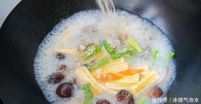 淮扬|厨师淮扬教你如何用白水果做猪肚,美味可口,擦洗是关键