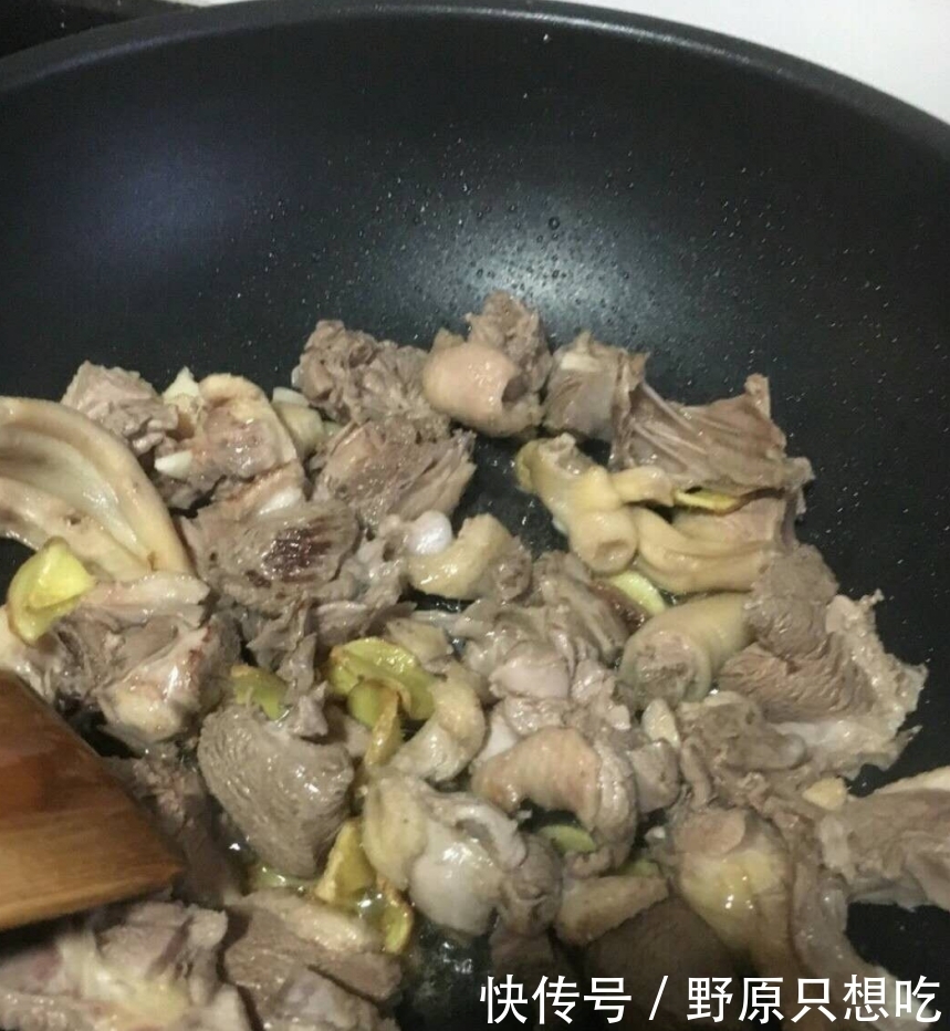  每周|秋季多吃此菜，比猪肉香，比羊肉便宜，每周做，每周都吃不够！