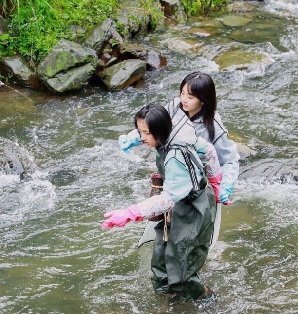 对话|向往的生活张子枫、谭松韵互动超甜,黄磊和何炅的对话让人心疼