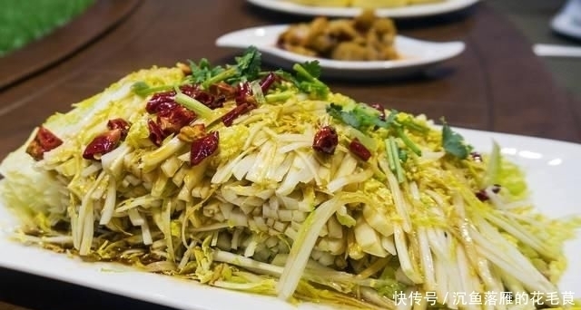 味道|和媳妇回农村老家,叔叔请客吃大餐,30道菜霸气桌子摆不下