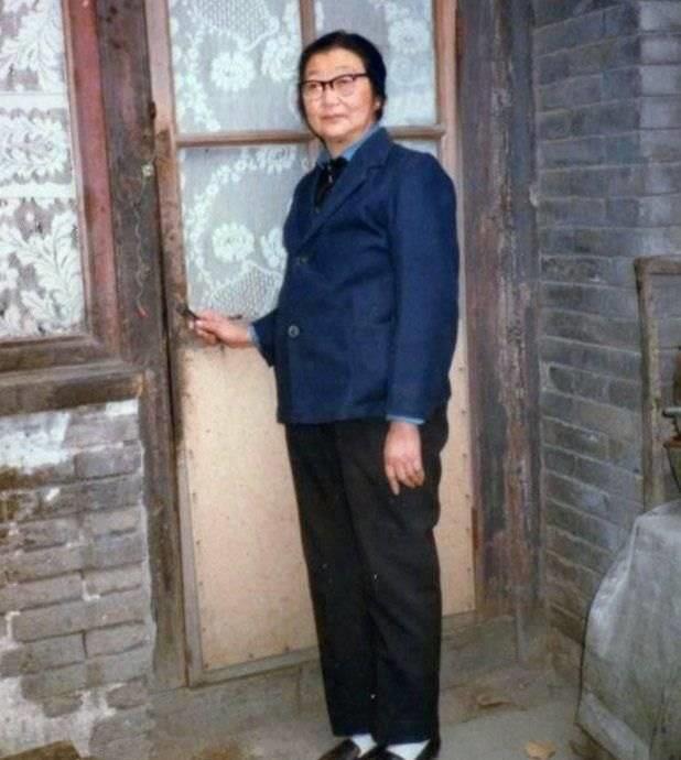 痴恋|晚清最美的格格,痴恋溥仪终身未嫁,溥仪病死前用七个字评价她,字字诛心