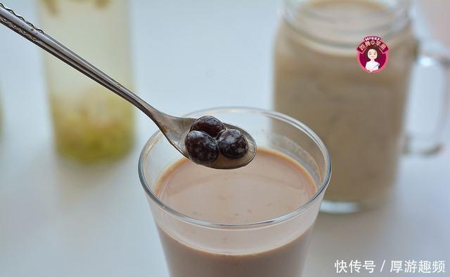 饮品|这道牛奶饮品真霸气，黑红的珍珠好Q弹，多一步降低热量放心喝