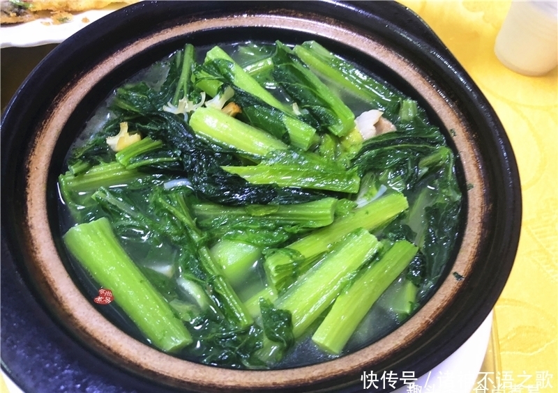 餐馆|家庭聚会不在家里做饭，餐馆点了8菜1汤，收费比预期便宜许多