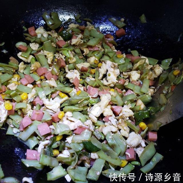  豆角|眉豆角炒米，意想不到的美味，简单易做