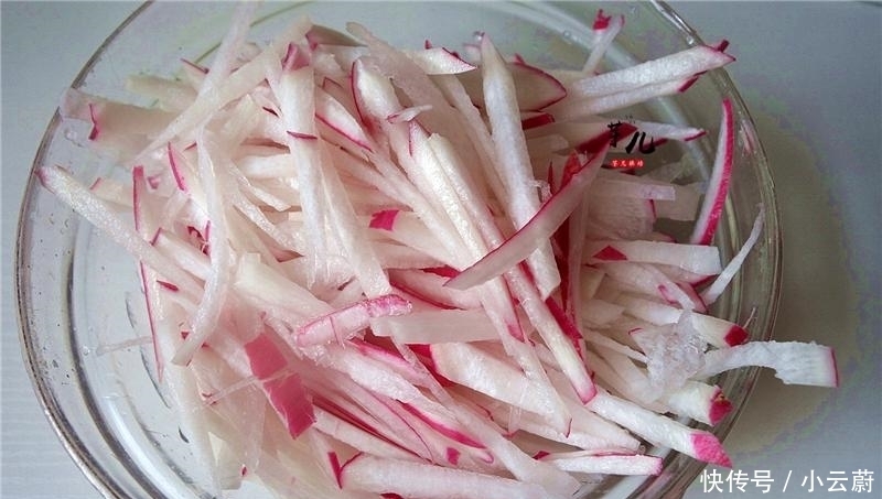 简单|萝卜最好吃的做法,简单快手,脆嫩爽口,麻辣开胃,好吃又下饭