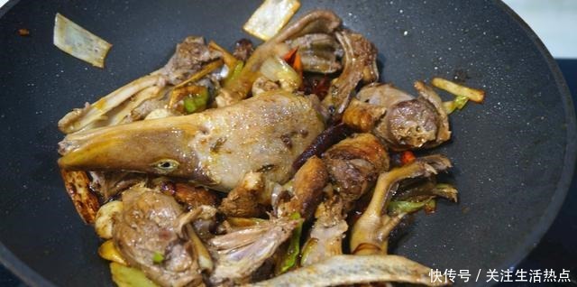 腥味|做好的鸭肉腥味重,原来要多加这1步,5分钟去除腥味,肉香味美
