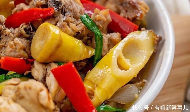 我家|春天我家从不错过它,随手焖出一锅鲜,汤汁都舔干