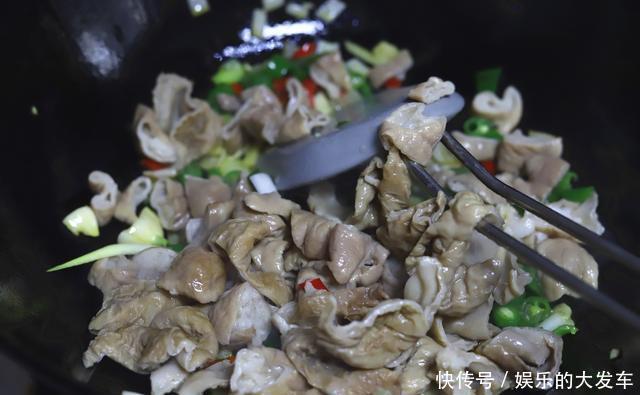 肥肠|肥肠这个做法真是太好吃了，香而不腻有嚼头，看得我直流口水