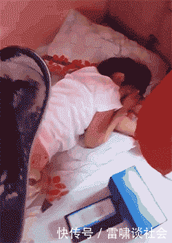 穿反|妹子，虽然裙子穿反了，可你穿出了另一种风格啊，厉害了