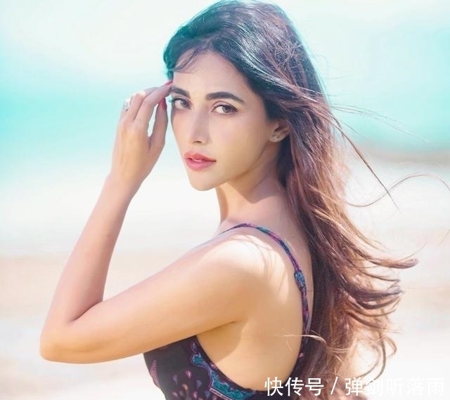 双面|印度也有“白富美”天生丽质大长腿“双面”穿搭可复古可性感