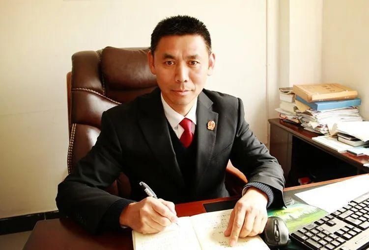 法庭|七旬母亲状告四子女不赡养，子女在法庭对母亲态度恶劣，法官当场“发飙”